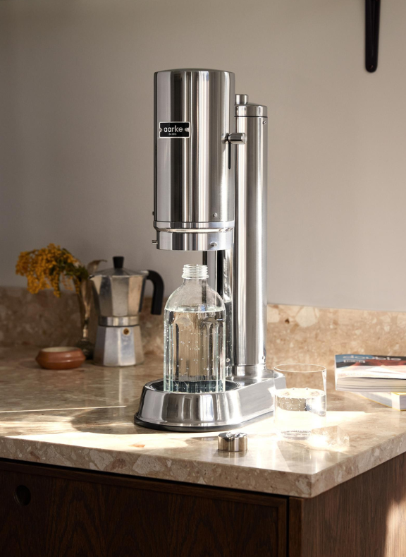 Erkak prokurorni kaltakladi (video) Erkak prokurorni kaltakladi (video)